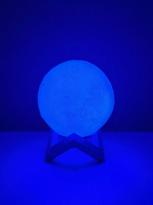 Rechargeable 3D Moon Lamp With Remote 8cm - Image 4